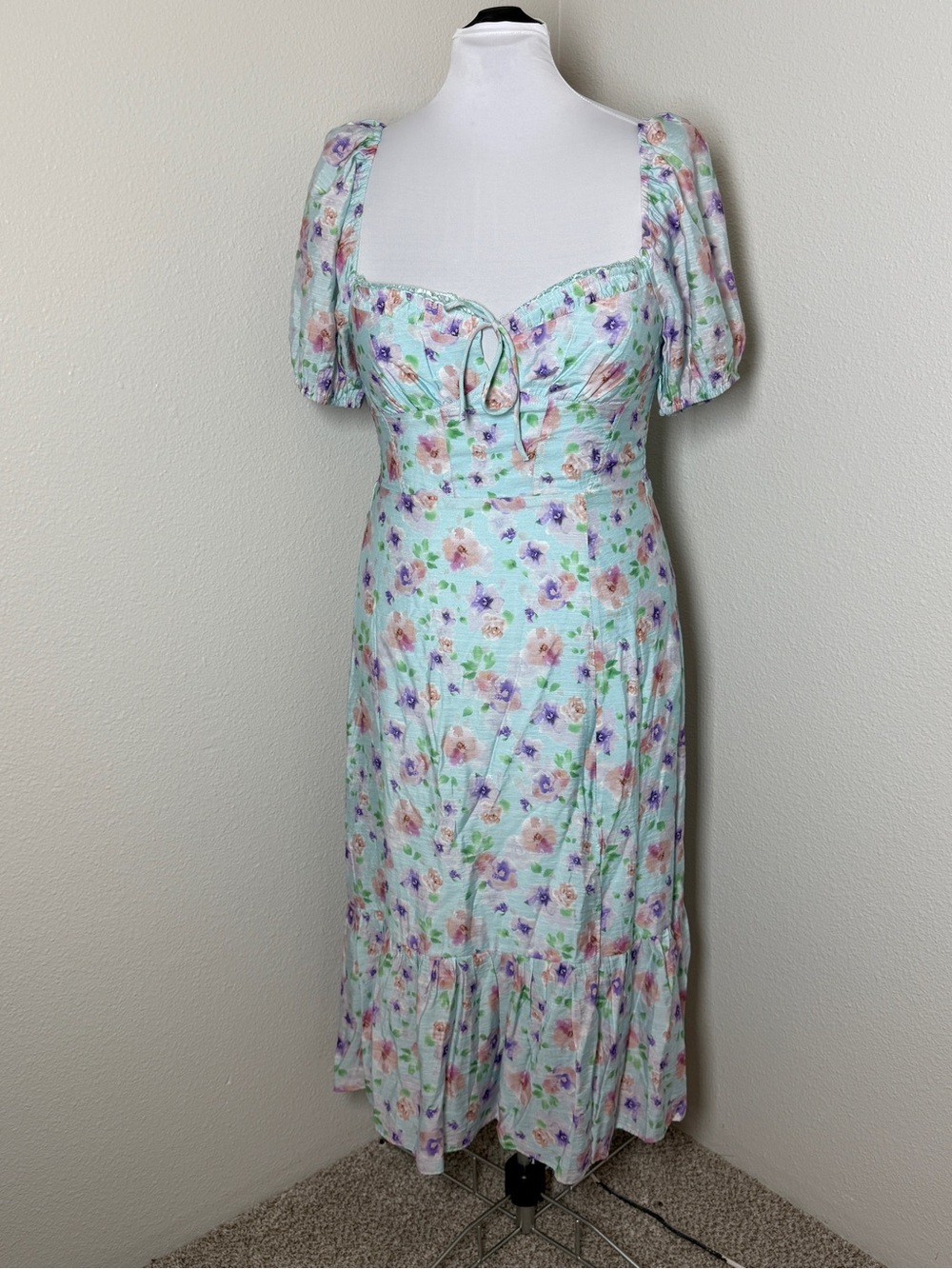 NWT ASTR The Label Baby Blue Floral Eyelash Lace Detail Midi Dress